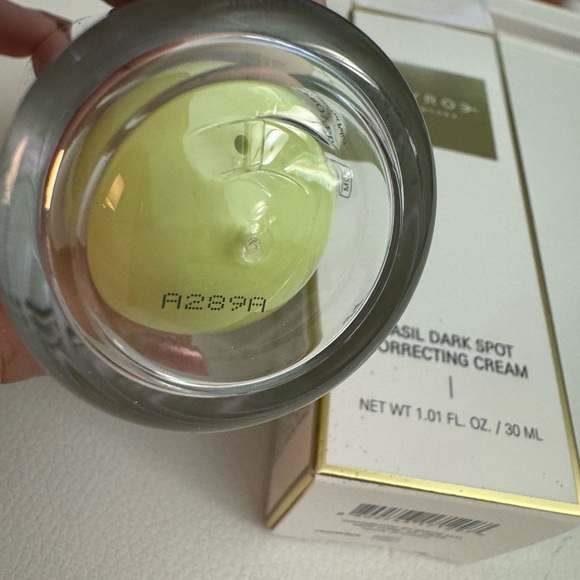 Byroe basil dark spot correcting cream - Picture 4 of 10